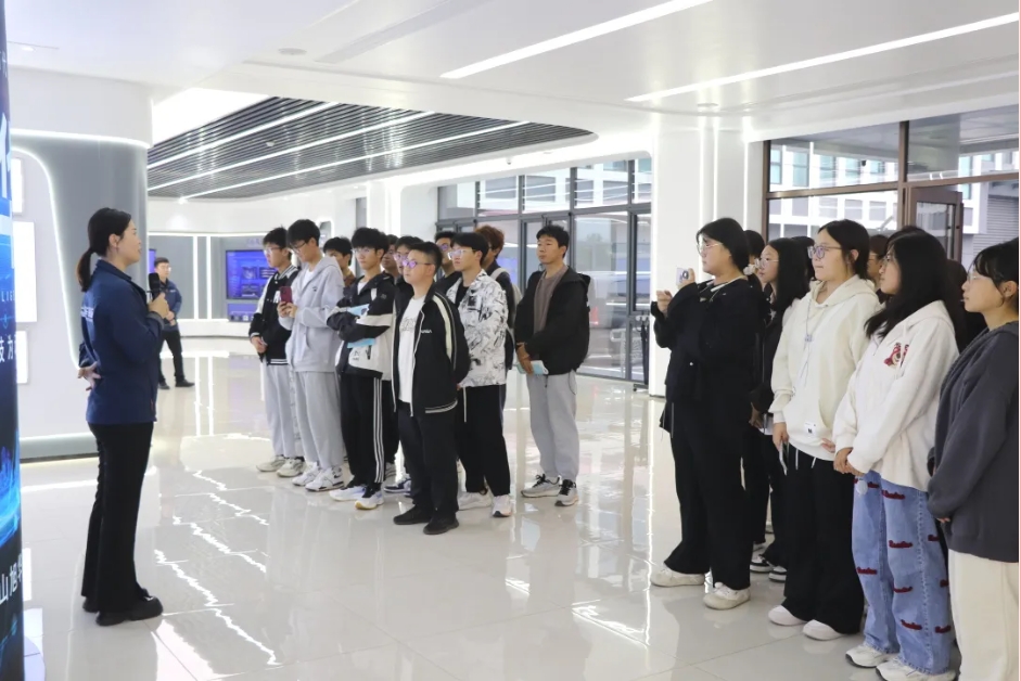 筑牢基础 展望未来 ▏唐山学院会计学院学生到旭华智能参观学习